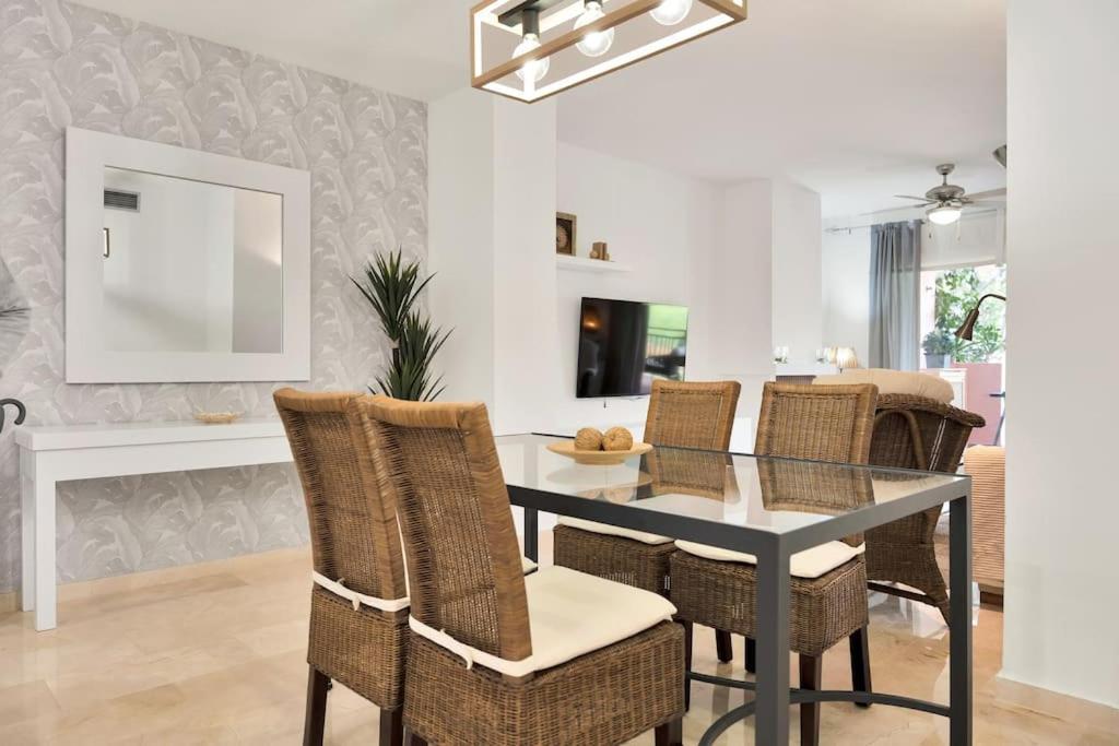 Apartamento En Primera Linea De Golf Con Piscina - Los Cartujanos 4 2 B * Marbella