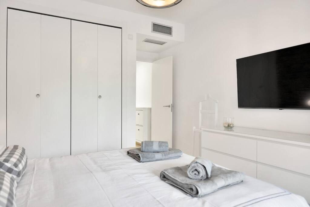 Apartamento En Primera Linea De Golf Con Piscina - Los Cartujanos 4 2 B * Marbella