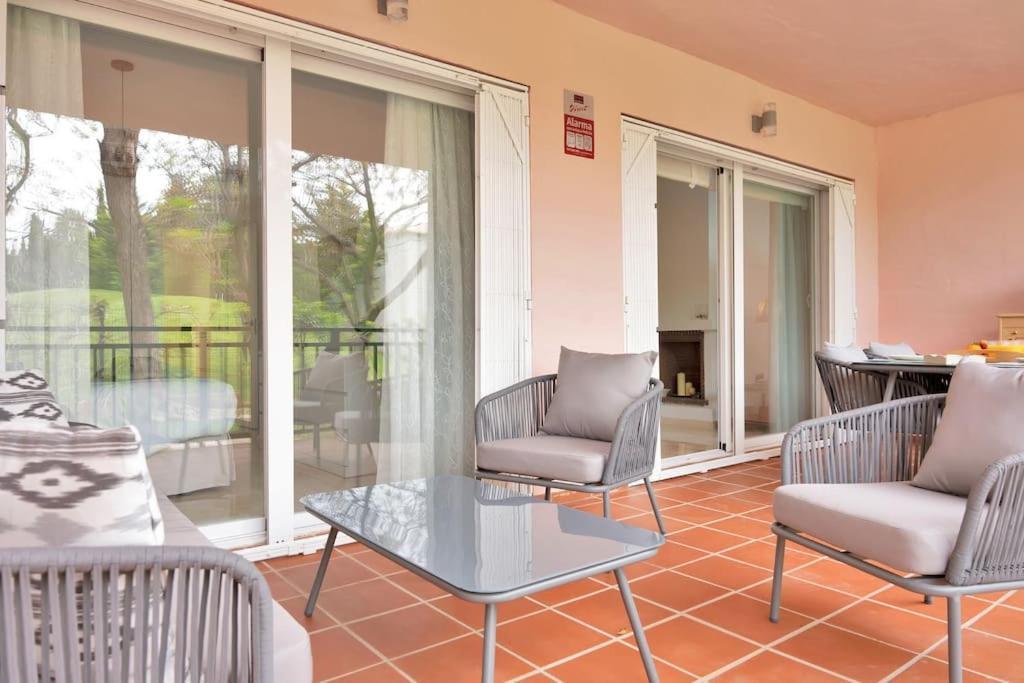 Apartamento En Primera Linea De Golf Con Piscina - Los Cartujanos 4 2 B Appartement