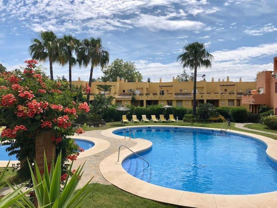 Apartamento En Primera Linea De Golf Con Piscina - Los Cartujanos 4 2 B *